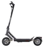 Navee ST3 Pro - Trottinette électrique pliable IPX5 - 25 km/h - Autonomie 75 km - Ecran LED - Triple système de freinage - Poids maximal 120 kg - Noir – Image 3