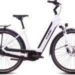 Vélo de Ville Électrique Cube Supreme Hybrid Comfort One 500 Easy Entry Shimano Nexus 8V 500 Wh 700 mm Blanc Metallic 2025