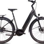 Vélo de Ville Électrique Cube Supreme Hybrid Deluxe One 625 Easy Entry Shimano Nexus 8V Courroie 625 Wh 26'' Gris Noir Slate 2025
