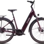 Vélo de Ville Électrique Cube Supreme Hybrid Deluxe Pro 625 Easy Entry Enviolo City Courroie 625 Wh 700 mm Rouge Amarone 2025