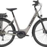 Vélo de Ville Électrique Trek Verve+ 2 Lowstep Shimano Altus 9V 500 Wh 700 mm Gris