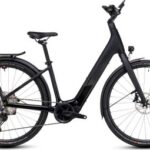 VTC Électrique Cube Kathmandu Hybrid C:62 SLX 400X Easy Entry Shimano Deore 12V 400 Wh 700 mm Gris Carbon Noir 2025