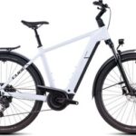 VTC Électrique Cube Kathmandu Hybrid One 800 Shimano Cues 10V 800 Wh 700 mm Blanc Bleu Polar 2025