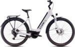 VTC Électrique Cube Touring Hybrid One 500 Easy Entry Shimano Cues 9V 500 Wh 700 mm Blanc Cotton Gris 2025