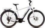 VTC Électrique Cube Touring Hybrid One 500 Shimano Cues 9V 500 Wh 700 mm Blanc Cotton Gris 2025